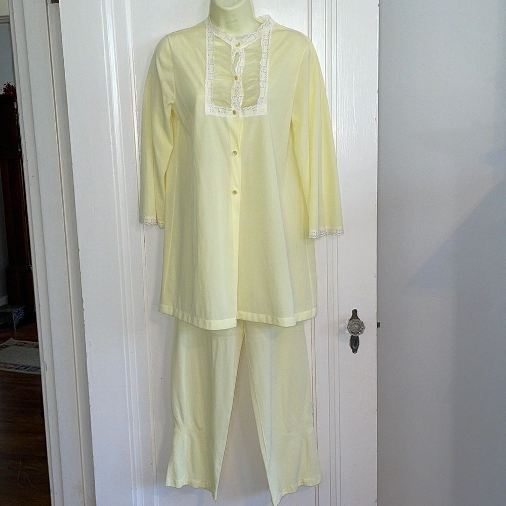 Vtg 60s Sears yellow nylon pajamas with button up lace bodice front‎
